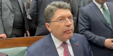 bakan-tunc-bayrak-indirme-olayiyla-ilgili-14-kisi-gozaltina-alindi-gozalti-surecleri-devam-ediyor-hfUlwW8W.jpg