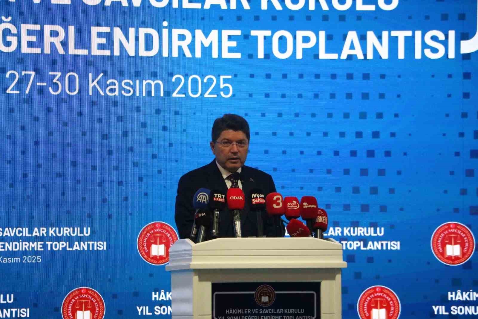 Bakan Tunç: "Hakim ve savcılar hakkında açılan bin 861 soruşturma ve incelemeden bin 331’i neticelendirildi" 4 bakan tunc hakim ve savcilar hakkinda acilan bin 861 sorusturma ve incelemeden bin 331i Oa1P8tJU