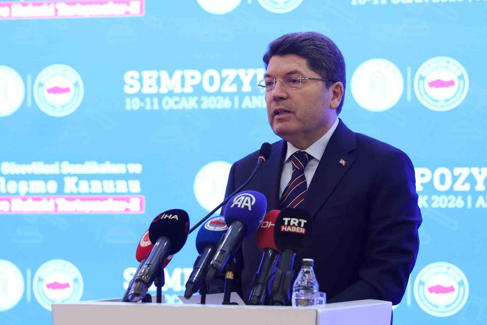 Bakan Tunç: "Kamuda görevli memurlarımızın kanundan kaynaklı sorunlarına kalıcı çözümler üretmek istiyoruz" 4 bakan tunc kamuda gorevli memurlarimizin kanundan kaynakli sorunlarina kalici cozumler uretmek istiyoruz 0 O4l4Rt6B
