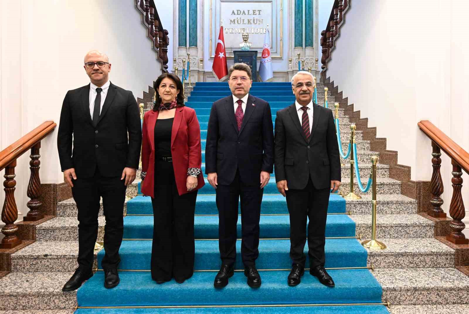 bakan tunctan dem parti ziyaretine iliskin aciklama 0 QztYd1lM