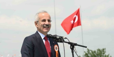 bakan-uraloglu-1-yilda-otoyol-ve-koprulerden-11-milyar-arac-gectigini-acikladi-l4OvARdk.jpg