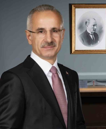 bakan-uraloglu-10-eylul-itibariyla-kurye-isletmeciligi-faaliyetinde-bulunmak-uzere-toplam-82-bin-288-33DYfSME.jpg