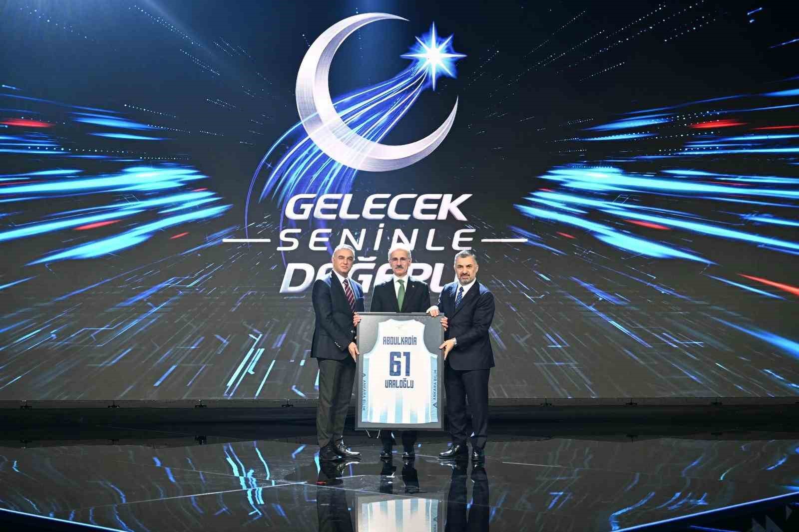 Bakan Uraloğlu: "10 gün içerisinde yaklaşık 8 milyon yeni 5G abonesi daha bu teknoloji ile tanışarak 29 milyonu aştı" 5 bakan uraloglu 10 gun icerisinde yaklasik 8 milyon yeni 5g abonesi daha bu teknoloji m85QgrGY