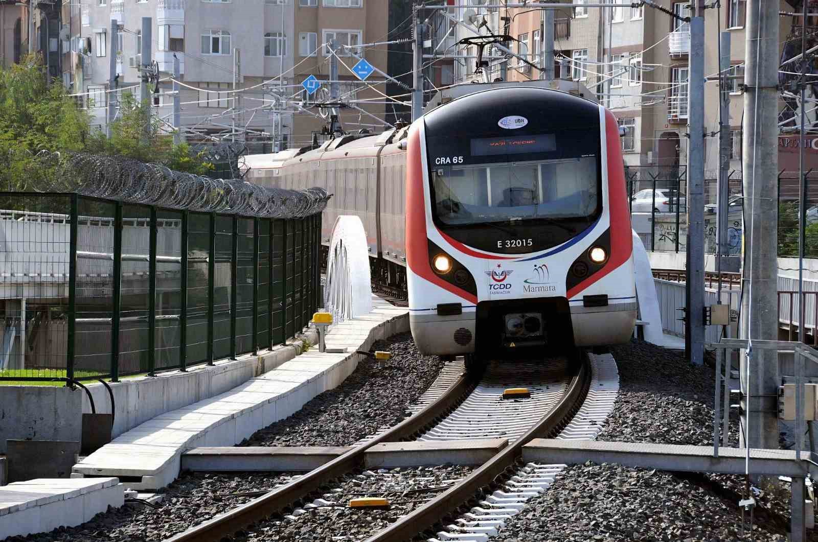 bakan uraloglu 2025 yilinda yuksek hizli anahat bolgesel ve kent ici hatlarda yaklasik 283 asU4i4aV