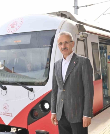 bakan-uraloglu-29-ekimde-ankara-istanbul-ve-izmirde-bakanliga-bagli-kent-ici-rayli-sistem-16nLGxGR.jpg