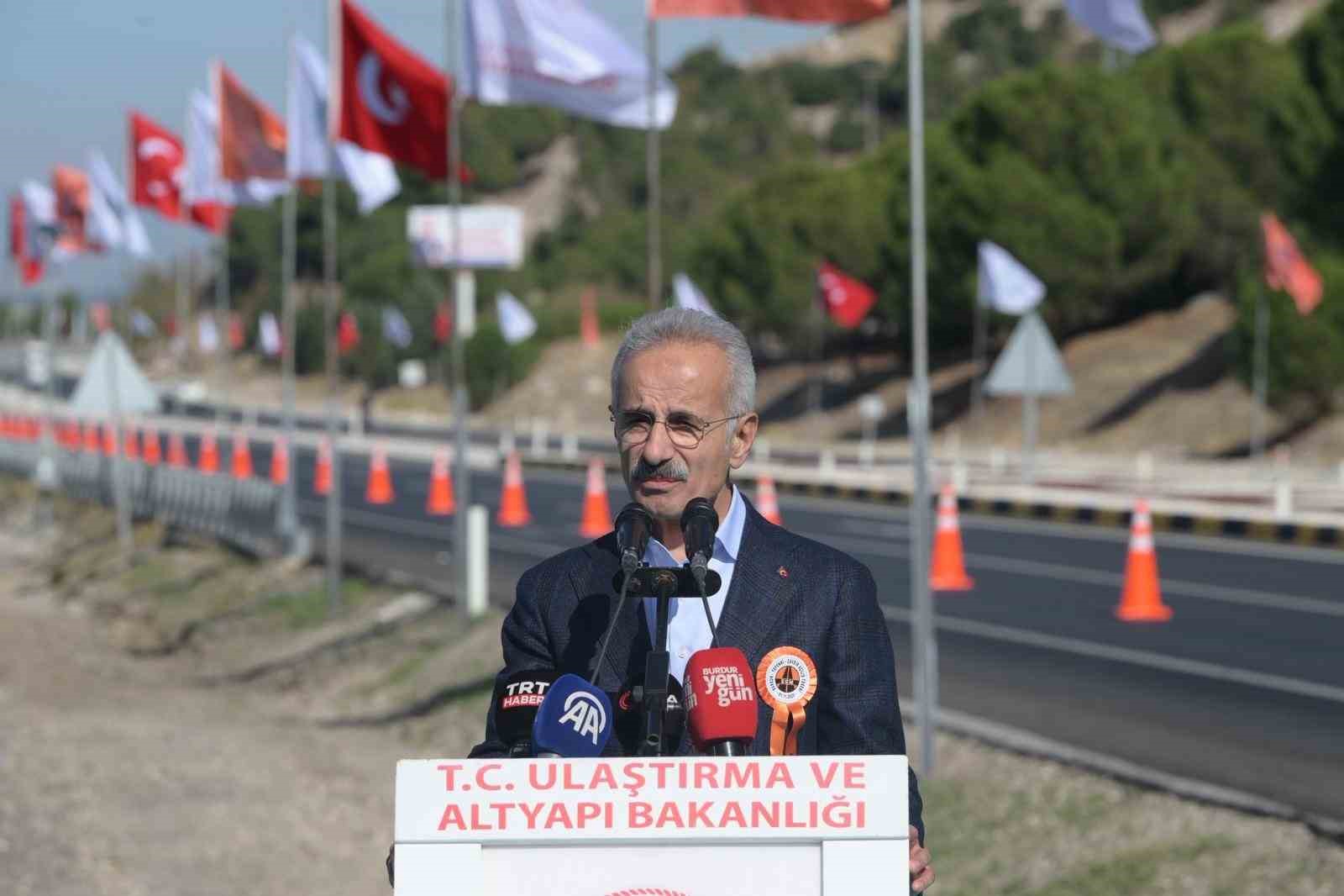 bakan uraloglu 38 kilometrelik bisiklet yolunun yapim calismalarina devam ediyoruz 0 Ab945n7D