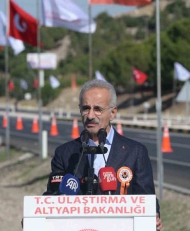 bakan-uraloglu-38-kilometrelik-bisiklet-yolunun-yapim-calismalarina-devam-ediyoruz-1JsZDTBR.jpg