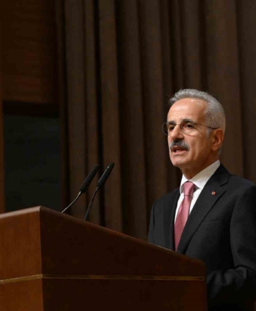 bakan-uraloglu-5g-hizmetlerini-2-yil-icerisinde-ulkemizin-her-bir-noktasinda-vatandaslarimizin-hizmetine-sunacagiz-IQNlOcp1.jpg