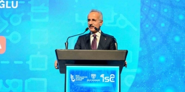 bakan-uraloglu-5g-teknolojisi-yuksek-hizi-dusuk-gecikme-suresi-ve-genis-baglanti-kapasitesiyle-dijital-VlTB4QRO.jpg
