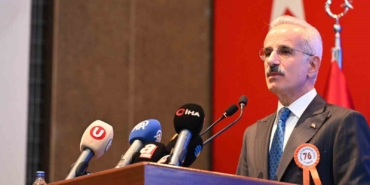 bakan-uraloglu-6-bin-101-kilometre-uzunlugundaki-bolunmus-yol-agimizi-30-bin-51-kilometreye-jVBKTXRJ.jpg