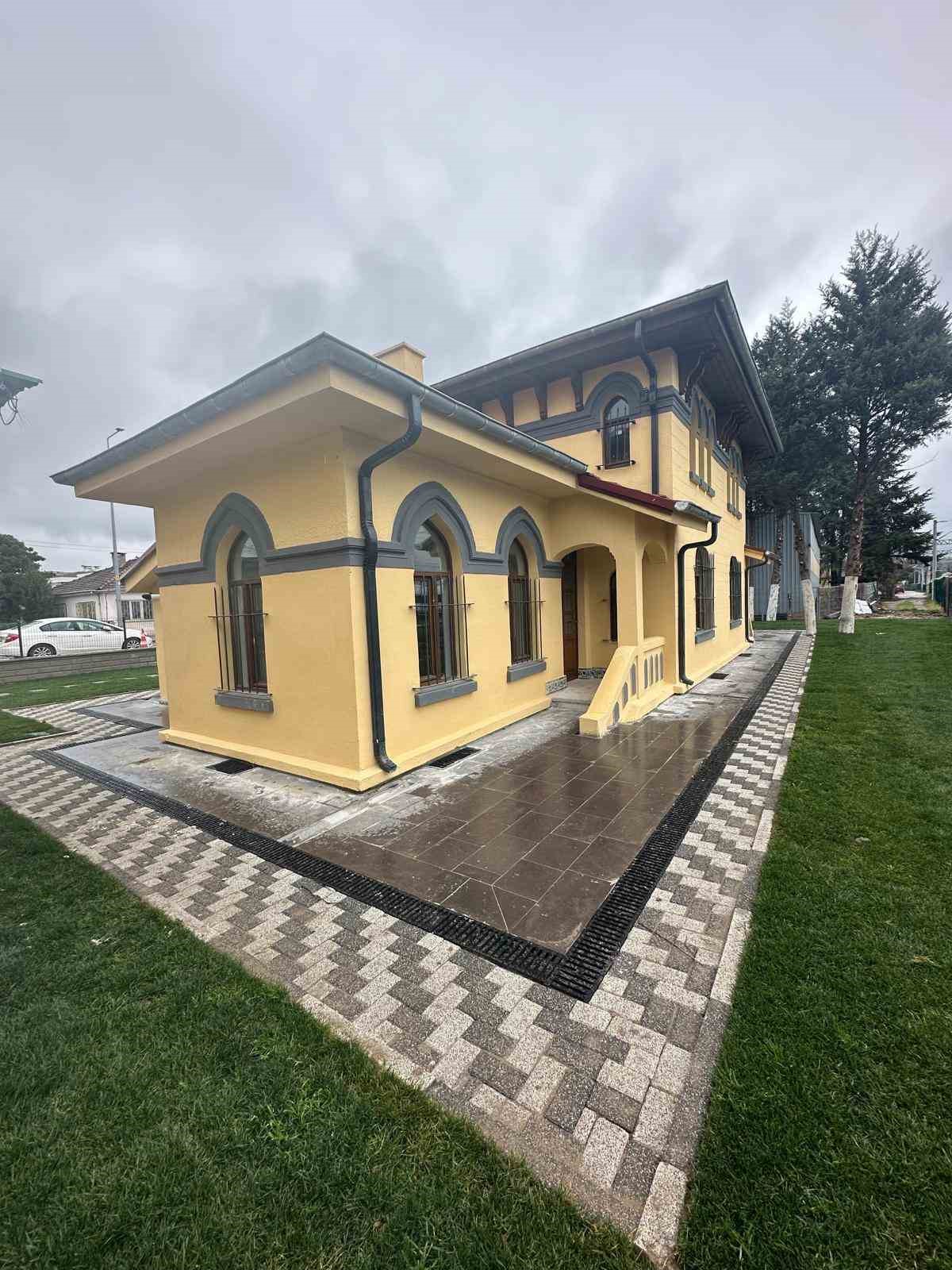 bakan uraloglu 60 gar ve istasyonumuzu hem tarihi kimligini koruyarak hem de modern ihtiyaclara qXaDdRXZ