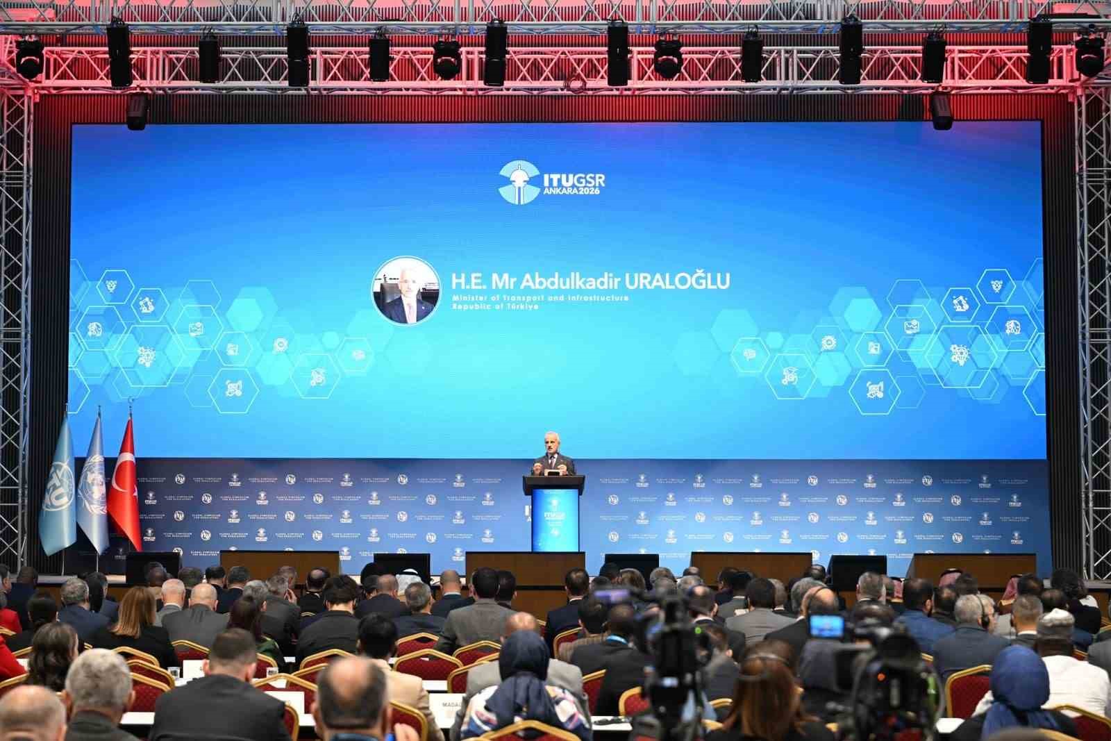 Bakan Uraloğlu: "81 ilimizde kademeli olarak hizmete aldığımız 5G ile ilk günden yaklaşık 21 milyon abone buluştu" 6 bakan uraloglu 81 ilimizde kademeli olarak hizmete aldigimiz 5g ile ilk gunden yaklasik 21 YZlLE96V