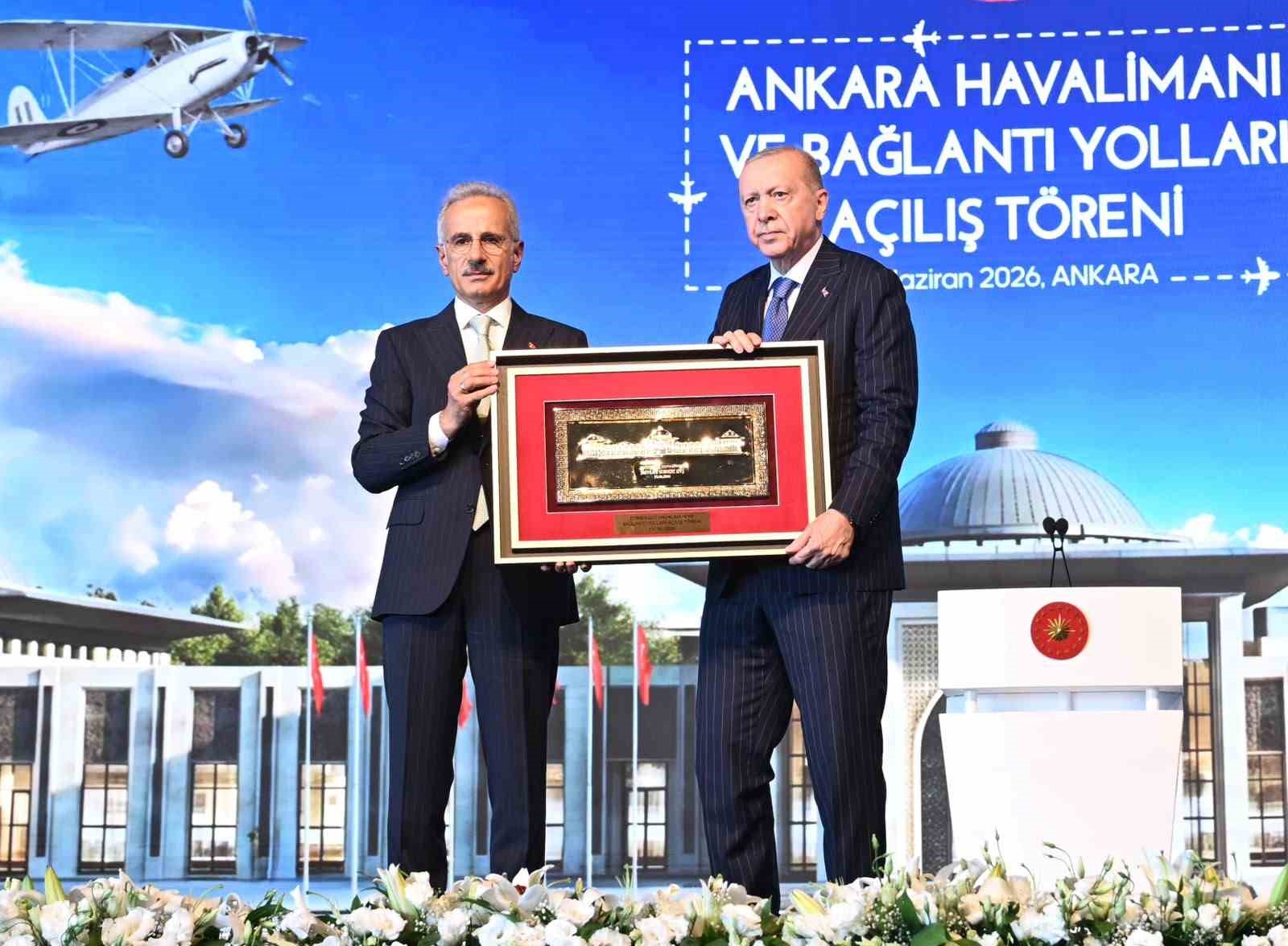 bakan uraloglu ankara havalimanini sadece askeri bir meydan olmaktan cikarip uluslararasi bir havacilik merkezine wqjHaSMa