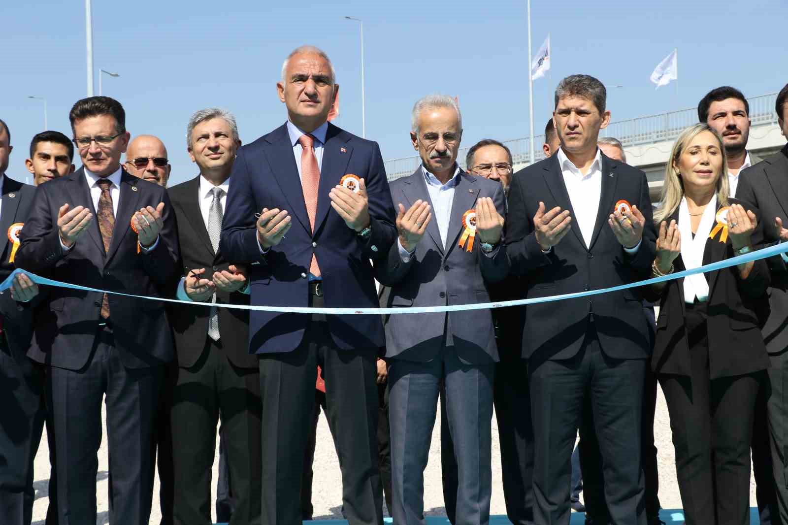 Bakan Uraloğlu: "Antalya’nın kalbine giden yolları açarken sevgi, hizmet ve kararlılıkla bu hoş kenti geleceğe taşıyacağız" 10 bakan uraloglu antalyanin kalbine giden yollari acarken sevgi hizmet ve kararlilikla bu hos kenti