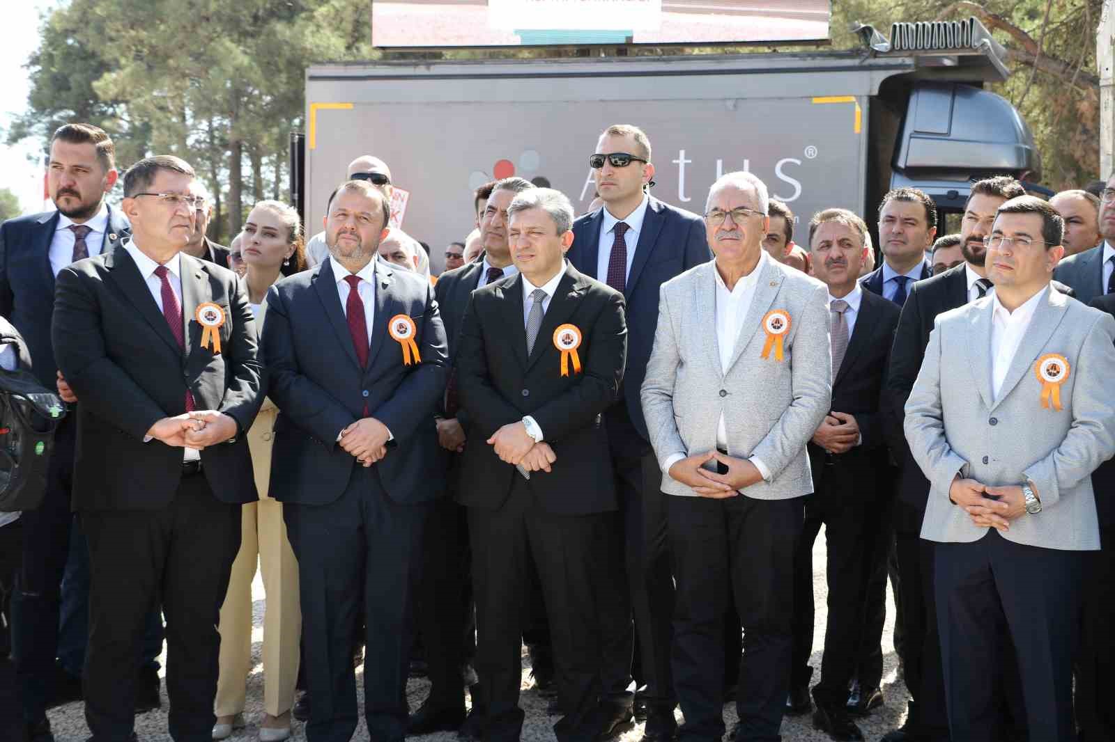 Bakan Uraloğlu: "Antalya’nın kalbine giden yolları açarken sevgi, hizmet ve kararlılıkla bu hoş kenti geleceğe taşıyacağız" 7 bakan uraloglu antalyanin kalbine giden yollari acarken sevgi hizmet ve kararlilikla bu hos kenti prUiAPwJ