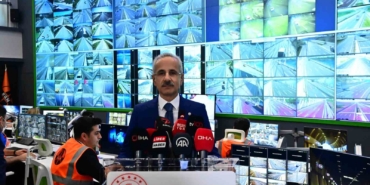 bakan-uraloglu-aus-merkezimizde-bayram-trafigini-anlik-olarak-takip-edecegiz-ML7ac8pw.jpg