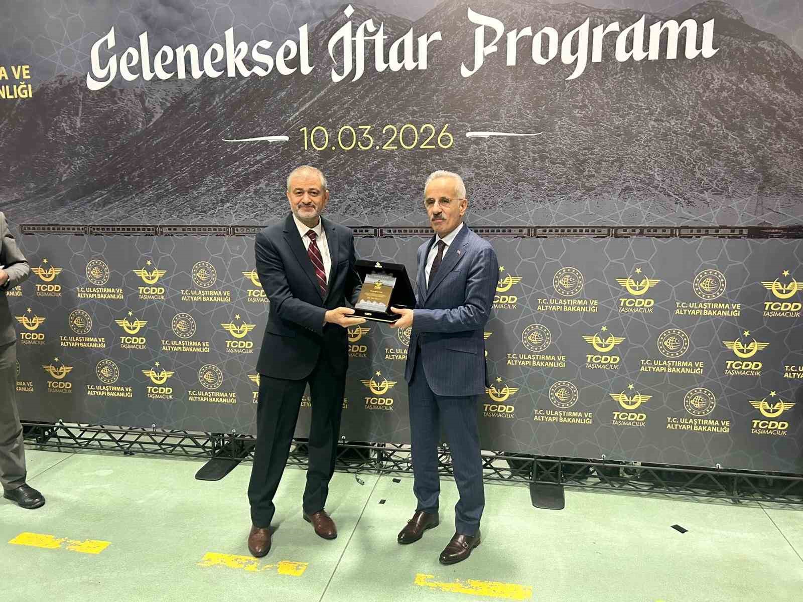 bakan uraloglu avrupanin 6nci dunyanin 8inci yuksek hizli tren isletmecisi konumuna yukseldik 0 HsBlgKRm