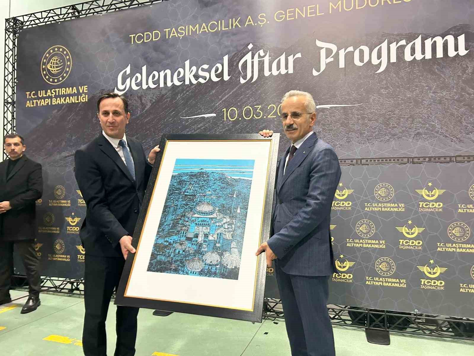 bakan uraloglu avrupanin 6nci dunyanin 8inci yuksek hizli tren isletmecisi konumuna yukseldik 1