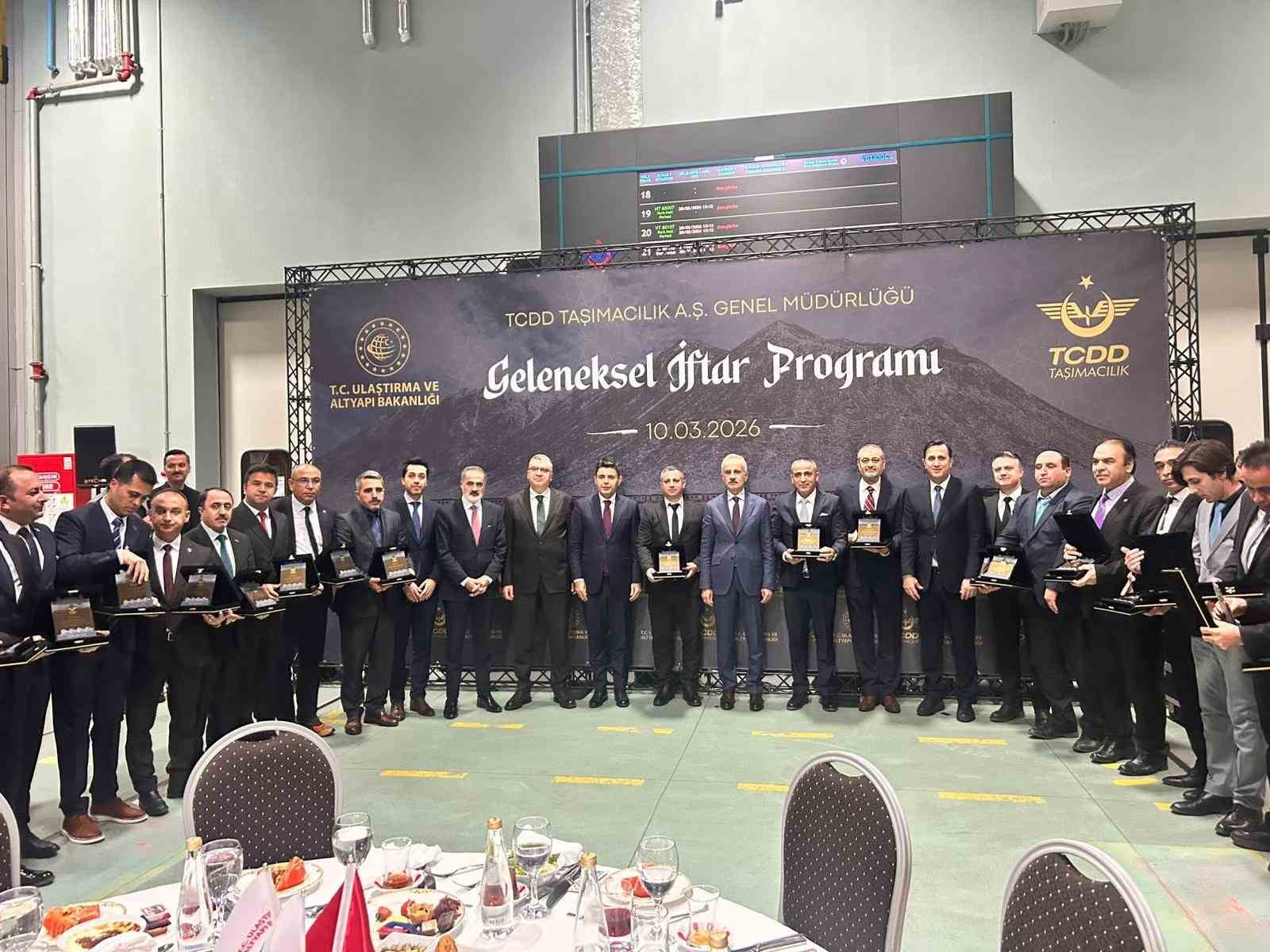 bakan uraloglu avrupanin 6nci dunyanin 8inci yuksek hizli tren isletmecisi konumuna yukseldik 3 yKIP2SFi