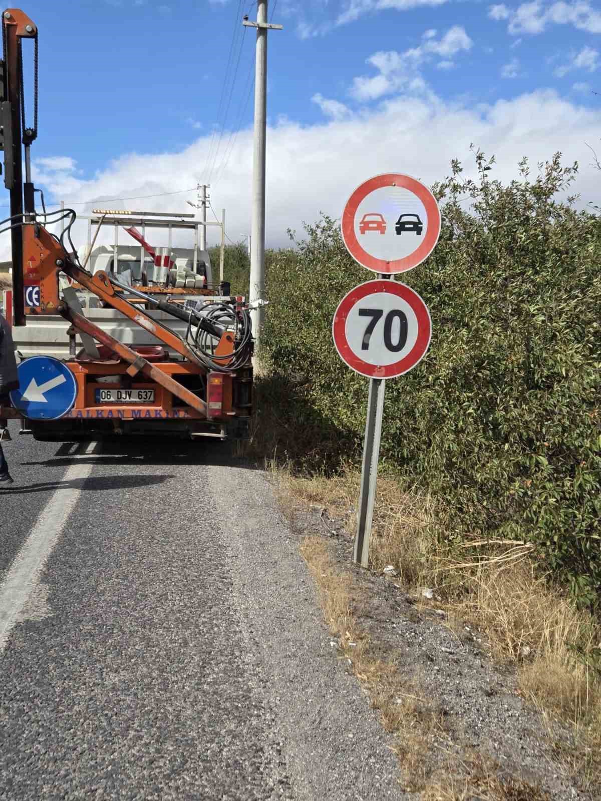 bakan uraloglu bugune kadar yaptigimiz calismalar kapsaminda toplam 32 bin 845 adet levhayi kaldirdik j1Wbfdgv