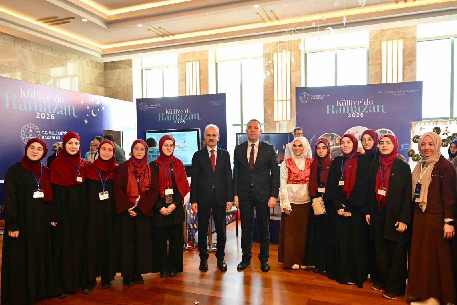 bakan uraloglu cocuklarimiz dijital platformlarda olmasi gerektigi kadar olacaklar 1 29WaqucV