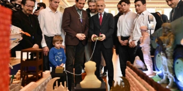 bakan-uraloglu-cocuklarimiz-dijital-platformlarda-olmasi-gerektigi-kadar-olacaklar-8J5hYwj6.jpg