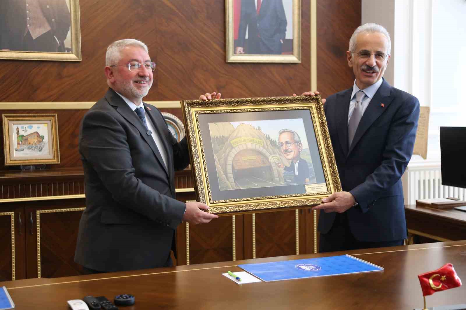 bakan uraloglu corumda ziyaretlerde bulundu 0 GTdanv5t
