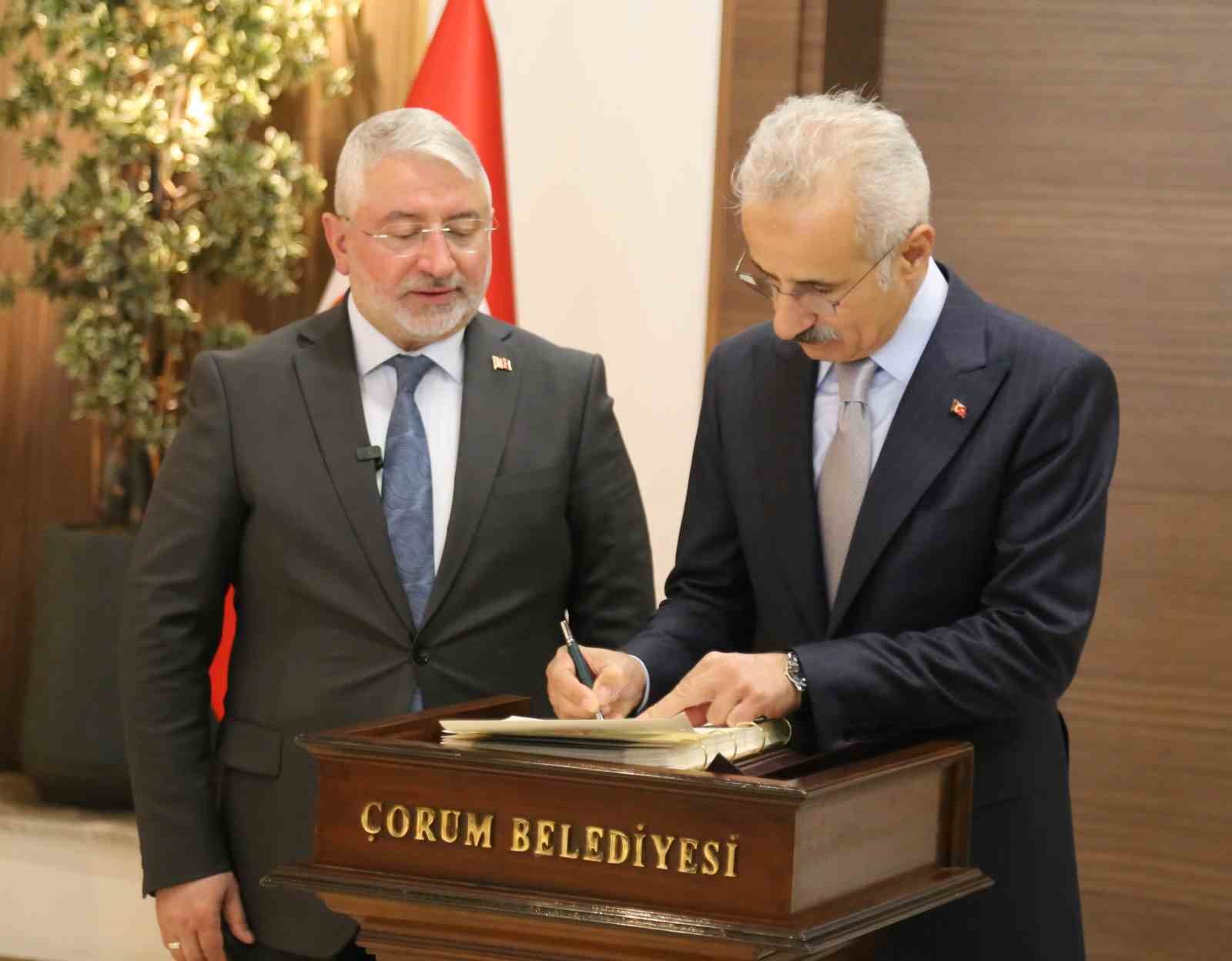 bakan uraloglu corumda ziyaretlerde bulundu 3 GHczFsFZ