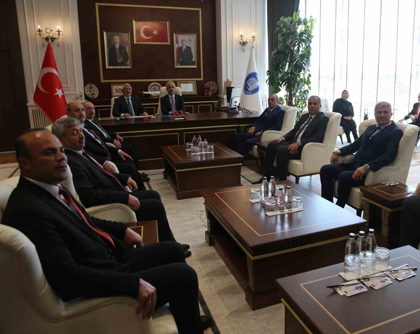 bakan uraloglu corumda ziyaretlerde bulundu 4 7tmF5lXL