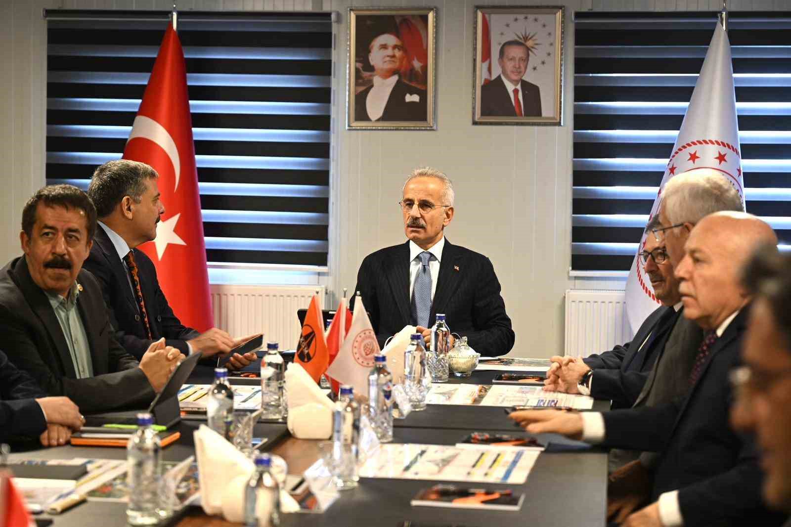 bakan uraloglu daglarin kalbine muhendislik imzasi atan bir eser 4 ANgK9KnU