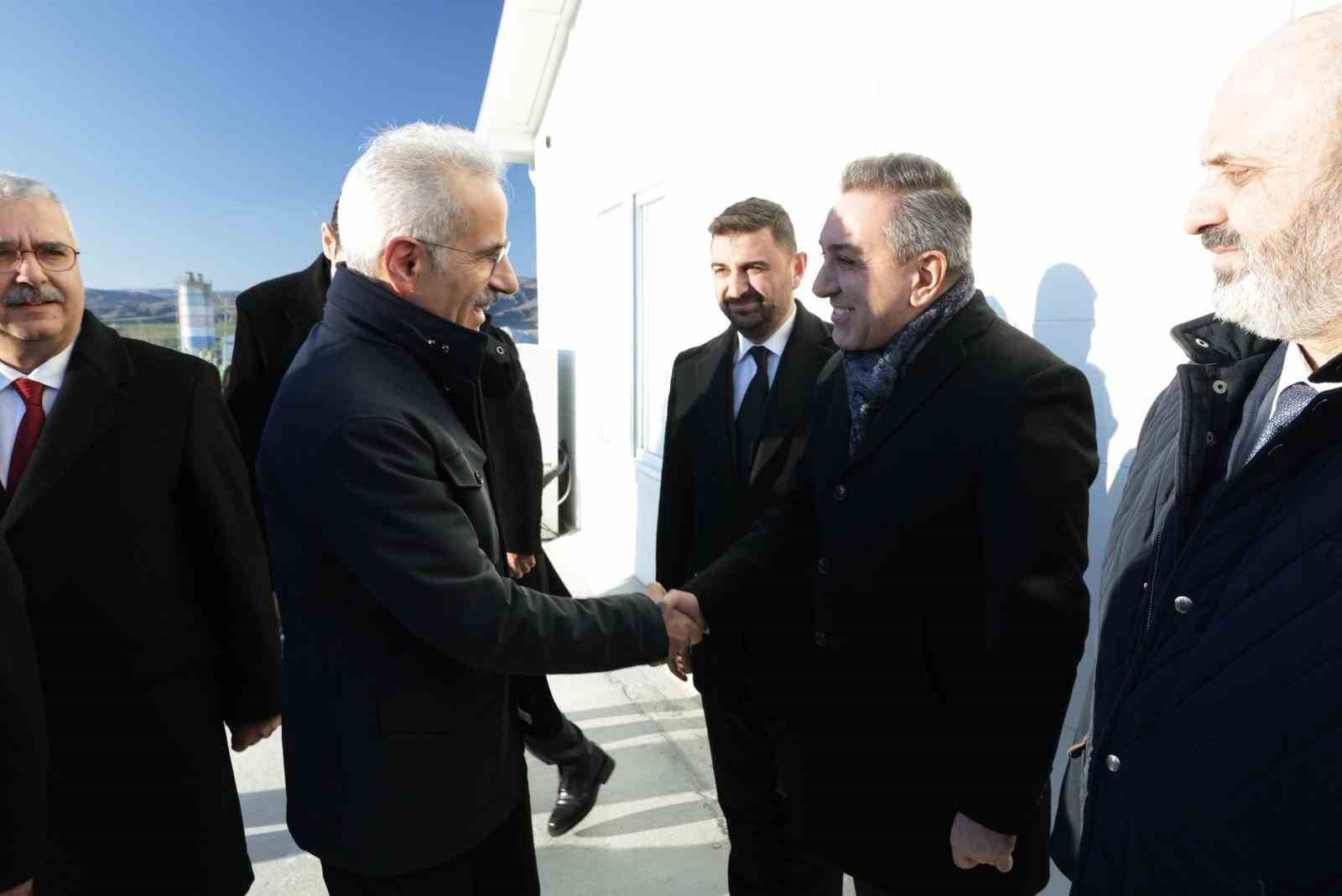 bakan uraloglu delice corum hizli tren hattinda fiziki ilerleme yuzde 25e yaklasti 9 XOqzENd8