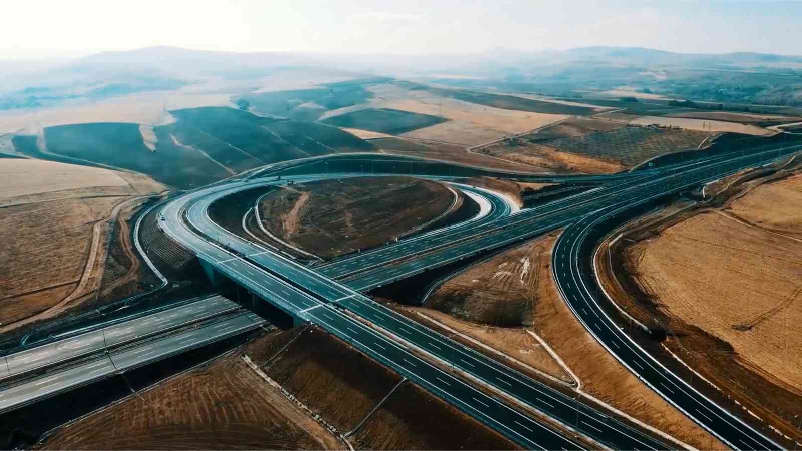 bakan uraloglu dunyanin cevresinin 4te 3u kadar bolunmus yol yaparak 30 bin kilometrelik dev A5jFbqpu