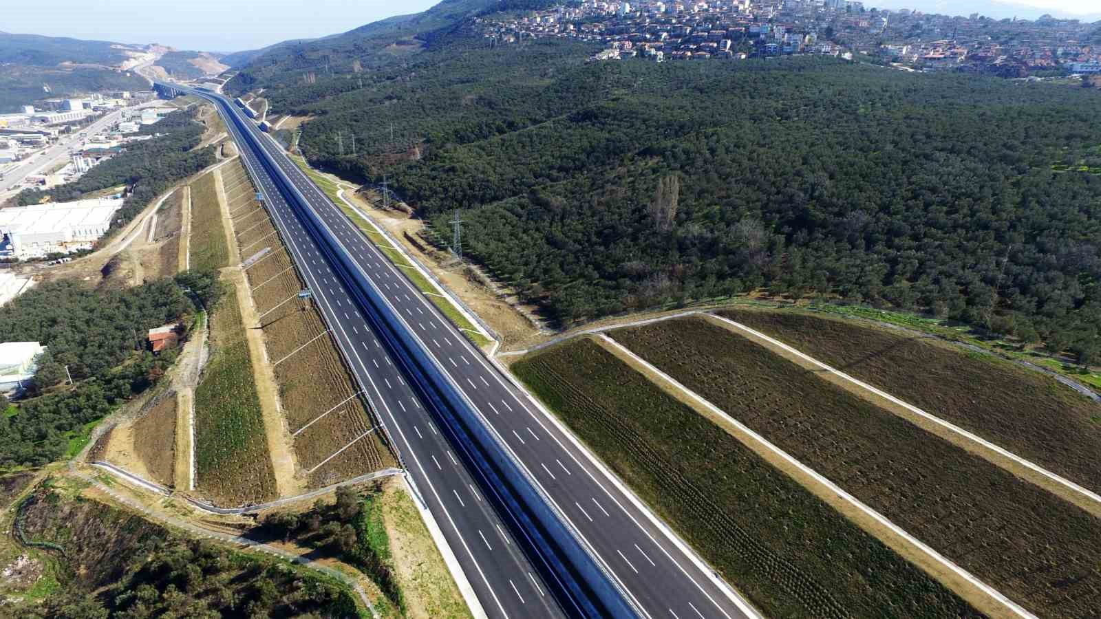 bakan uraloglu dunyanin cevresinin 4te 3u kadar bolunmus yol yaparak 30 bin kilometrelik dev
