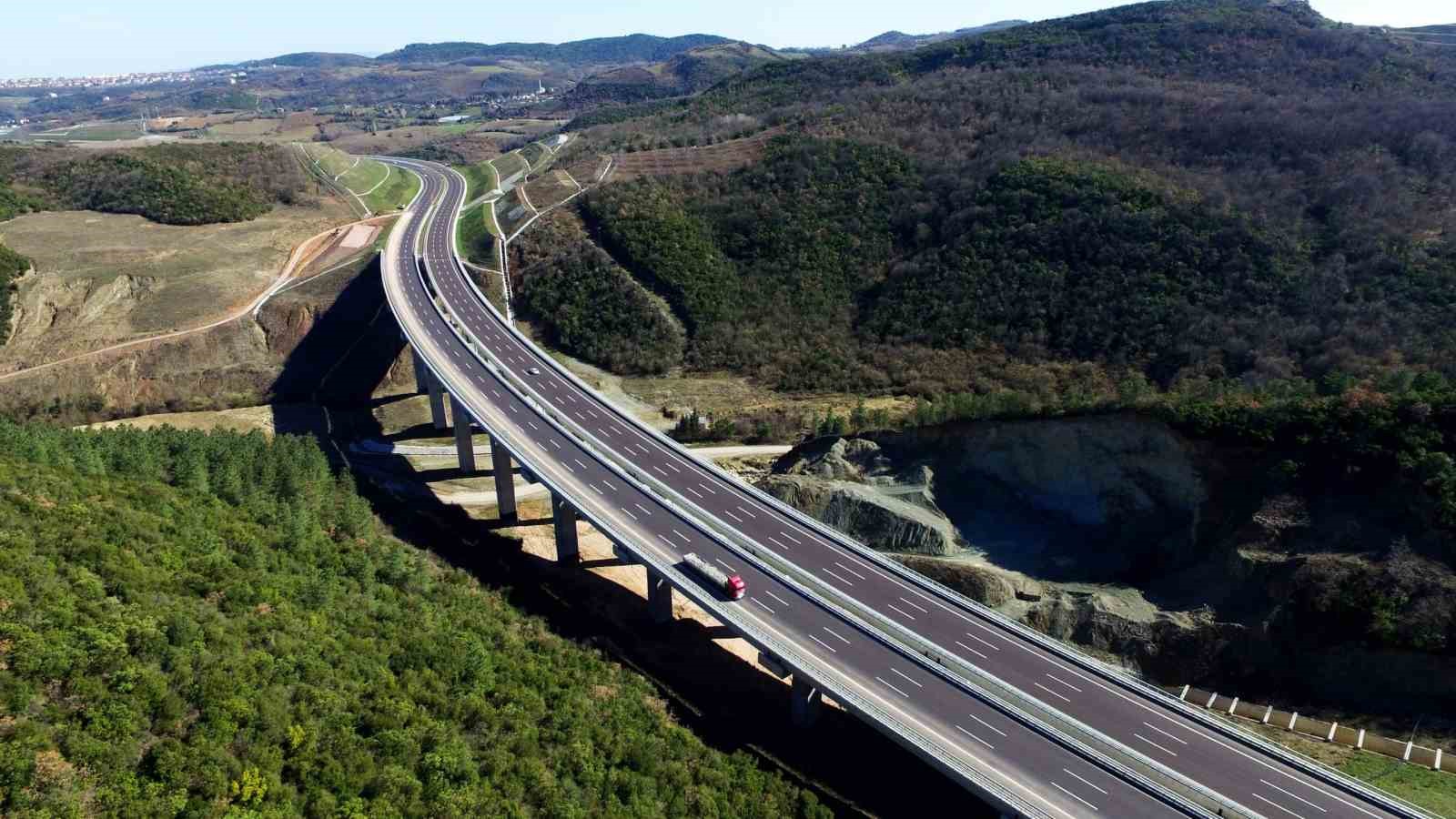 bakan uraloglu dunyanin cevresinin 4te 3u kadar bolunmus yol yaparak 30 bin kilometrelik dev shOKQhYR