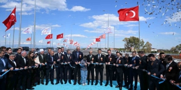 bakan-uraloglu-eskiden-hemzemin-kavsakta-hizmet-veren-sinyalizasyon-sistemini-devre-disi-birakarak-trafigin-dur-kalk-Mt4Sfps5.jpg