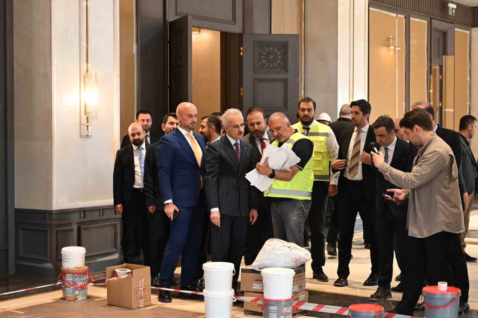 Bakan Uraloğlu: "(Etimesgut Havalimanı) 2 bin 450 metre uzunluğundaki pisti 3 bin metreye uzatıyoruz" 5 bakan uraloglu etimesgut havalimani 2 bin 450 metre uzunlugundaki pisti 3 bin metreye uzatiyoruz