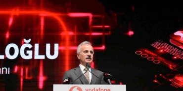bakan-uraloglu-fiber-optik-ag-altyapimiz-657-bin-kilometre-FU55lQaz.jpg