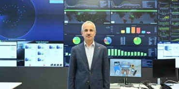 bakan-uraloglu-fiber-uzunluk-2025-yili-ucuncu-ceyreginde-yaklasik-657-bin-kilometreye-ulasti-xU3zKmsO.jpg
