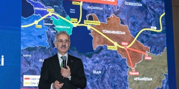 bakan-uraloglu-gerek-otoyollarda-gerekse-de-bir-kisim-yollarda-artik-agir-bakimlar-da-yapmaya-1pxUNaR1.jpg
