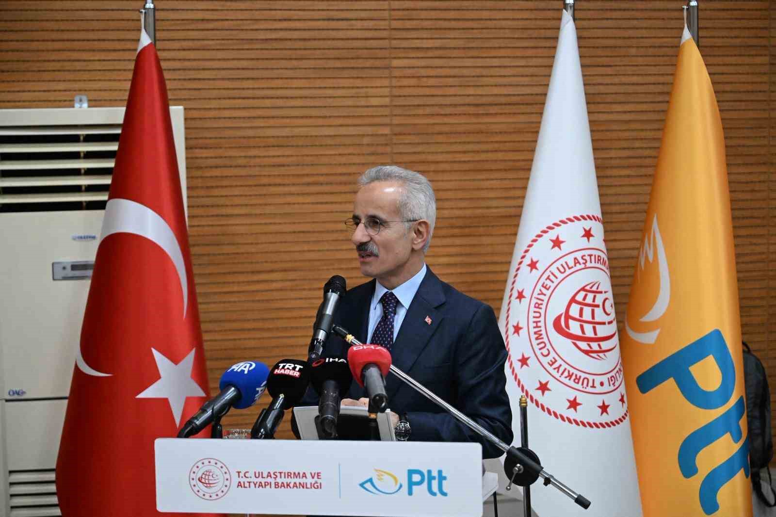 Bakan Uraloğlu: "Günlük kargo kabulü 1 milyon adedi aşarak tarihi bir seviyeye ulaştı" 4 bakan uraloglu gunluk kargo kabulu 1 milyon adedi asarak tarihi bir seviyeye ulasti 0