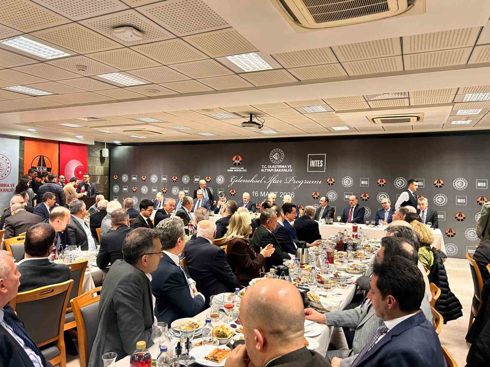 bakan uraloglu hedefimiz 14 bin kilometre olan demiryolu agimizi 2028 yilinda 17 bin 300 b7Mz8qid