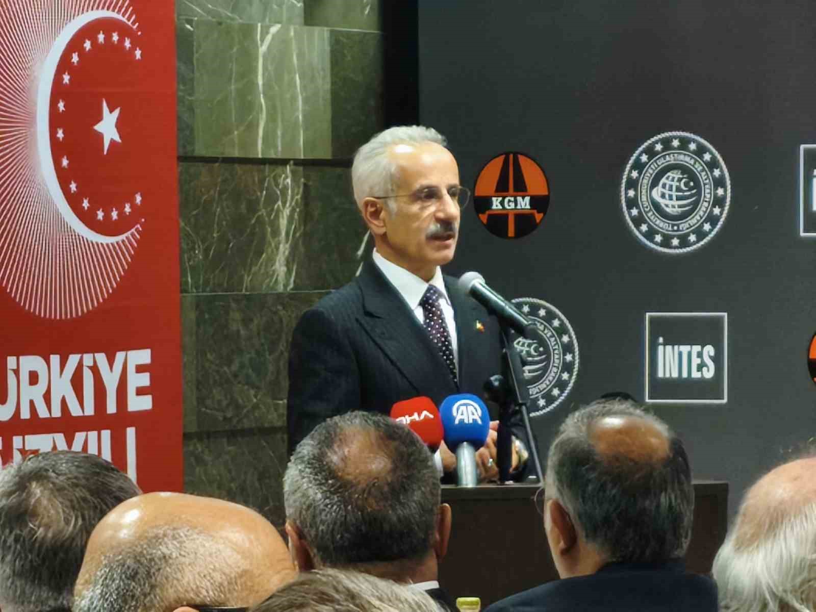 bakan uraloglu hedefimiz 14 bin kilometre olan demiryolu agimizi 2028 yilinda 17 bin 300 s8bTnFKg