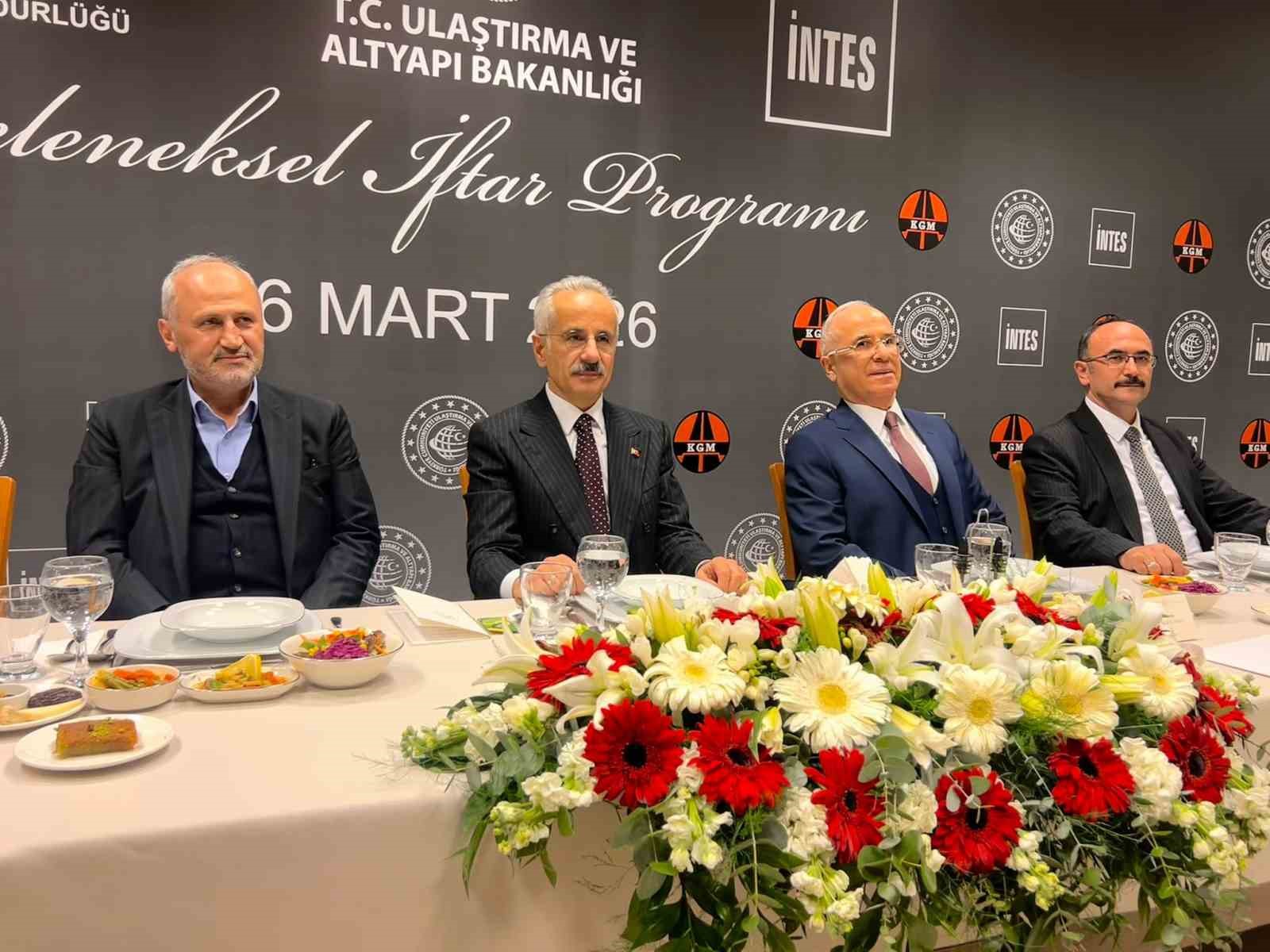 bakan uraloglu hedefimiz 14 bin kilometre olan demiryolu agimizi 2028 yilinda 17 bin 300 u6tuF6Nz
