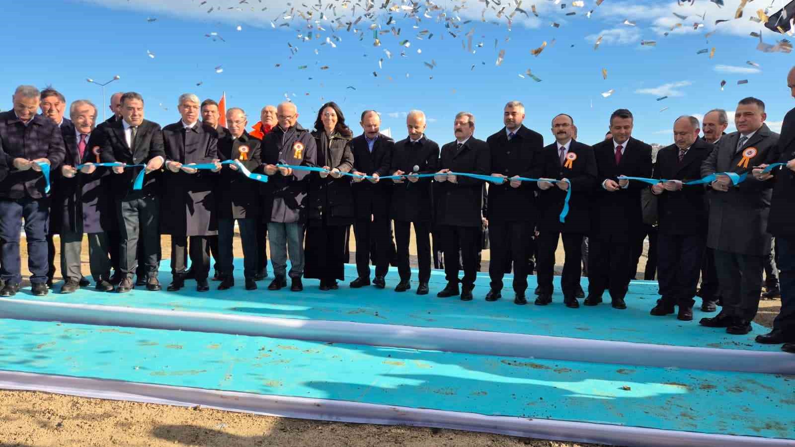 Bakan Uraloğlu: "Hızlı tren projesi tamamlandığında Ankara-Samsun arası 2,5 saate düşecek" 7 bakan uraloglu hizli tren projesi tamamlandiginda ankara samsun arasi 25 saate dusecek 3 Ls8OHuNj