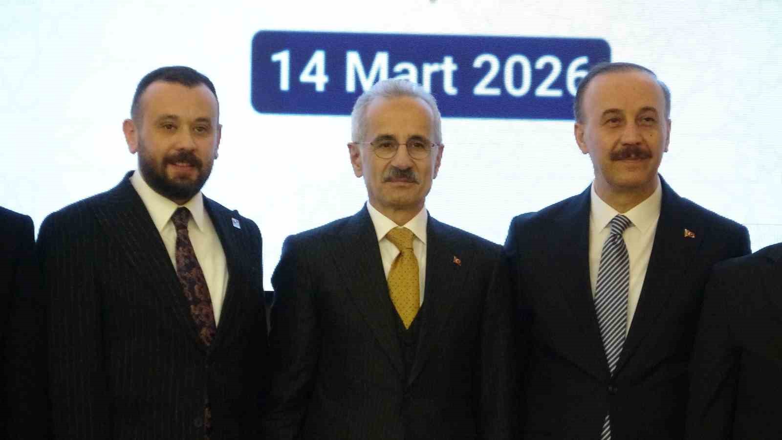 bakan uraloglu hurmuz bogazinda turk bayrakli gemiler icin isps guvenlik seviyesi 3e cikardik karayolu KG99uR8M