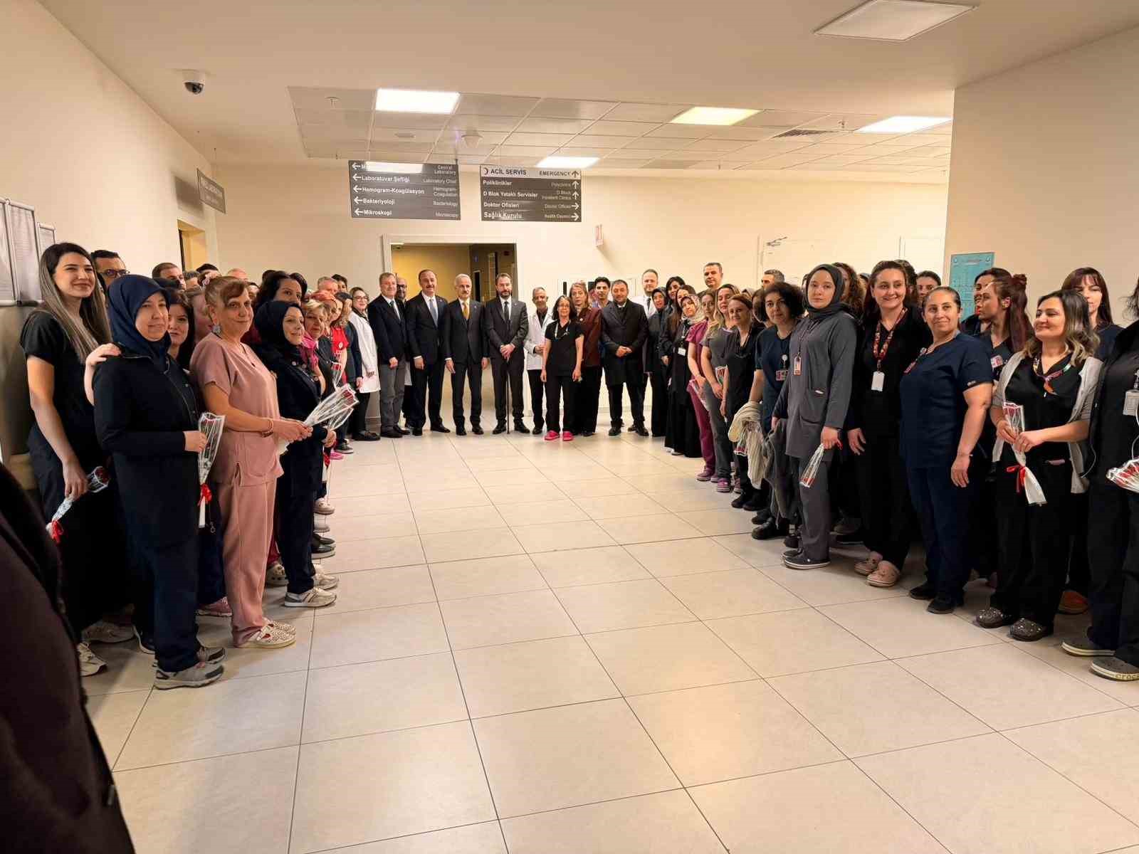 bakan uraloglu hurmuz bogazinda turk bayrakli gemiler icin isps guvenlik seviyesi 3e cikardik karayolu phWvDkNS