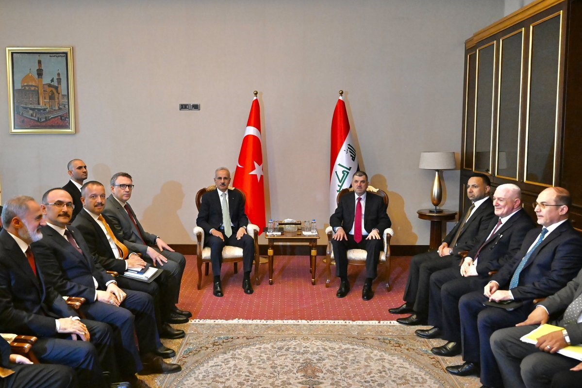 bakan uraloglu irakli mevkidasi el haseni ile gorustu 0 AAVdbOBj