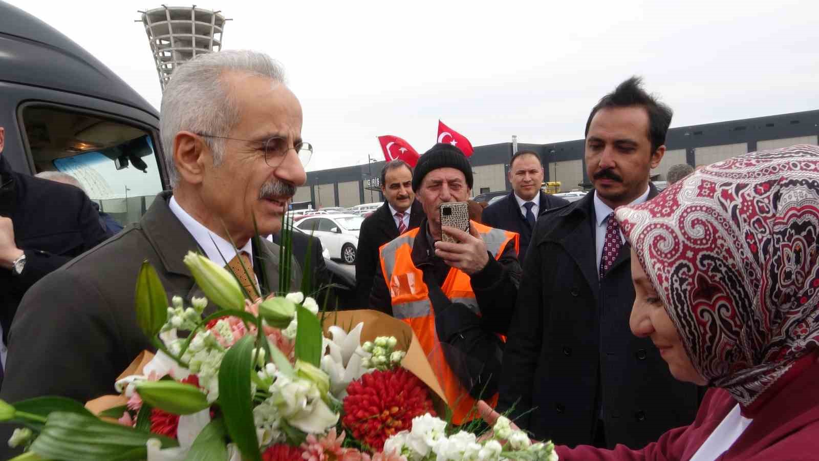 bakan uraloglu ispartada son 24 yilda ulasima 354 milyar lira yatirim yaptik 1 3MNCFgdL