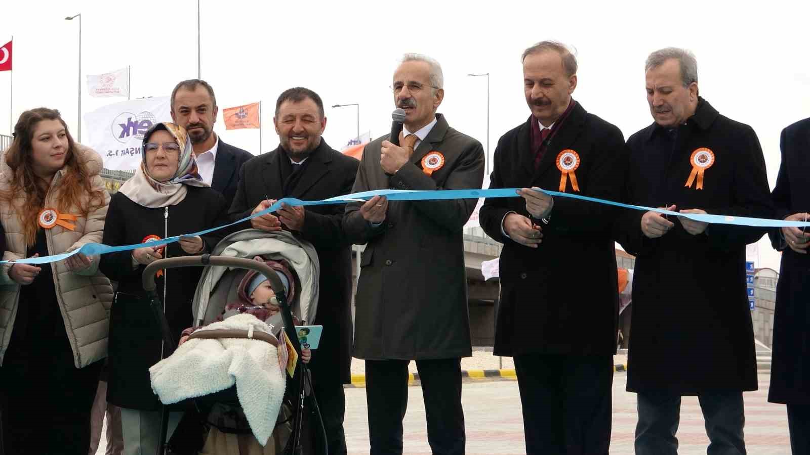 bakan uraloglu ispartada son 24 yilda ulasima 354 milyar lira yatirim yaptik 3