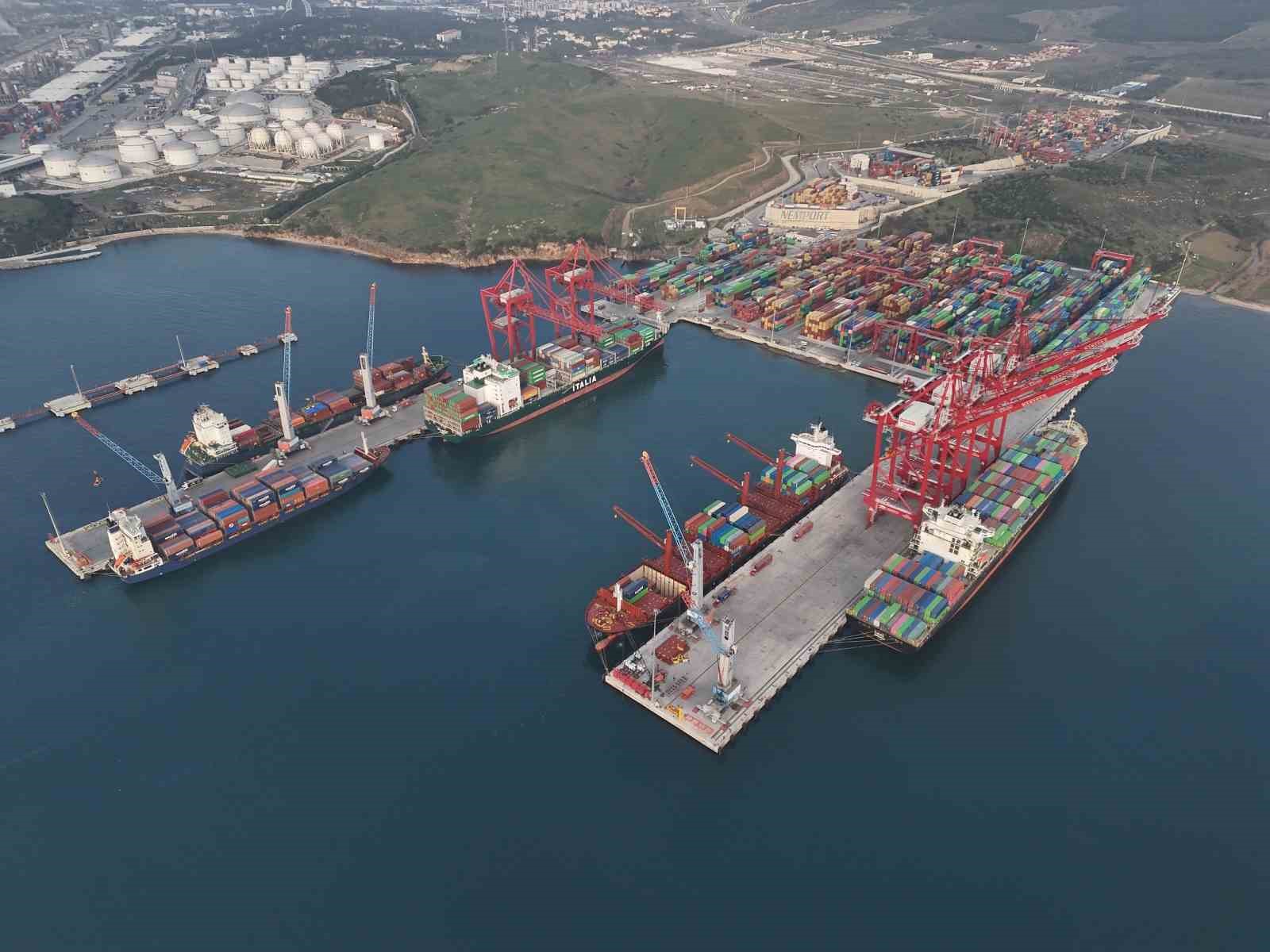 bakan uraloglu kasim ayinda limanlarimizda elleclenen yuk miktari 46 milyon 863 bin 236 ton lVdX9Mmc